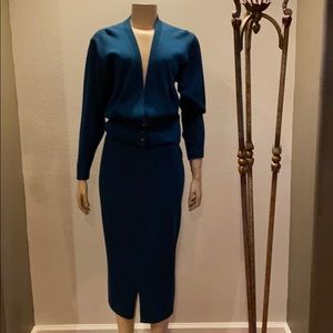 St John Woman’s  2 piece sweater set in turquoise